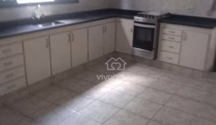 Sobrado com 3 dormitórios à venda, 156 m² por R$ 670.000,00 - Vila Assis Brasil - Mauá/SP