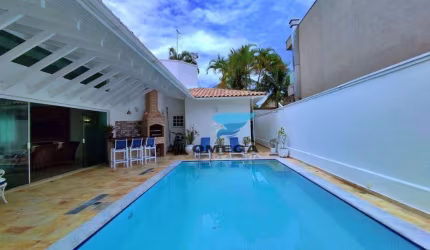 Casa à venda no Jardim Acapulco - Guarujá/SP