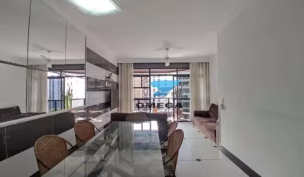 Apartamento com 4 dormitórios à venda em área nobre da praia das Pitangueiras em Guarujá.