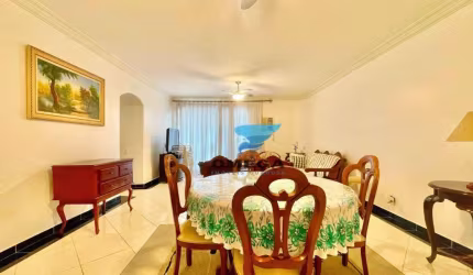 Amplo apartamento com sacada, 3 Dormitórios 3 Suítes à venda na Praia das Pitangueiras - Guarujá/SP