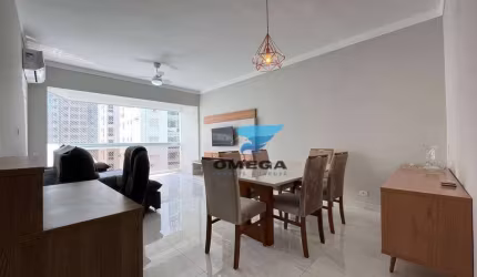 Apartamento reformado à venda na praia das Pitangueiras no Guarujá I Omega Imóveis