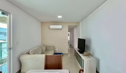 Cobertura à venda na praia das Pitangueiras no Guarujá I Omega Imoveis