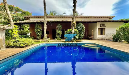 Casa à venda em condomínio fechado