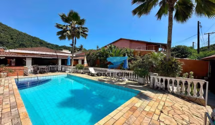 Casa à venda no Guaiuba no Guarujá | Omega Imóveis