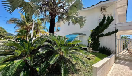 Casa à Venda no Condomínio Jardim Acapulco no Guarujá | Omega Imóveis