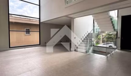 Luxuosa Casa em Tamboré: 5 Suítes e 420m² por R$5,8M