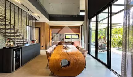 Luxuosa Casa em Alphaville: 4 Suítes e 555m² por R$13M