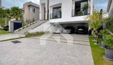 Casa em Alphaville: 4 Suítes, 420m² por R$6,5M à Venda