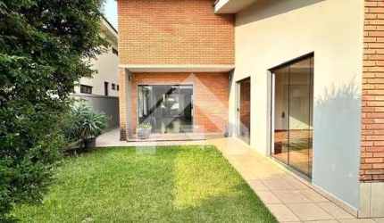 Casa de Condomínio em Alphaville - Santana de Parnaíba, SP
