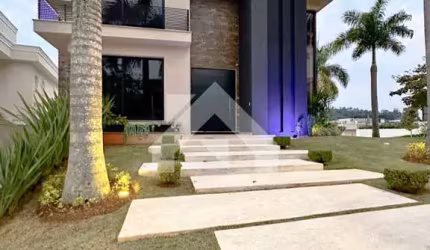 Casa de Condomínio em Alphaville - Santana de Parnaíba, SP