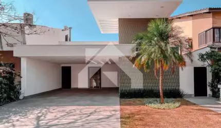 Casa de Condomínio em Alphaville - Santana de Parnaíba, SP