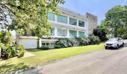 Casa de Condomínio em Golf Park  -  Carapicuíba