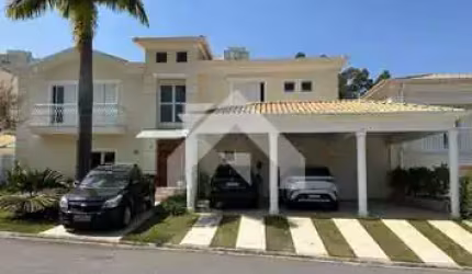 Casa de Condomínio em Tamboré: 4 Suítes à Venda por R$4,6M