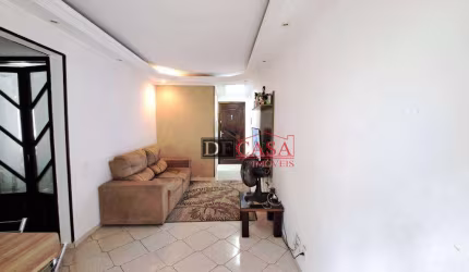 Apartamento em Vila Carmosina