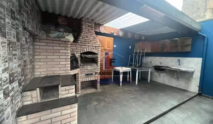 Casa Assobradada - Condomínio Maracanã