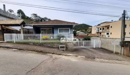 Casa com 4 dormitórios à venda, 320 m² por R$ 800.000,00 - Campo do Coelho - Nova Friburgo/RJ