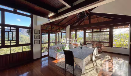 Casa com 3 dormitórios à venda, 240 m² por R$ 1.600.000,00 - Santa Elisa - Nova Friburgo/RJ