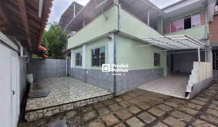 Casa com 3 dormitórios para alugar, 145 m² por R$ 1.535,00/mês - Conselheiro Paulino - Nova Friburgo/RJ