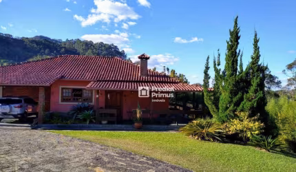 Maravilhosa Chácara, com 3 dormitórios à venda, 215 m² por R$ 1.300.000 - Chácara Paraíso - Nova Friburgo/RJ