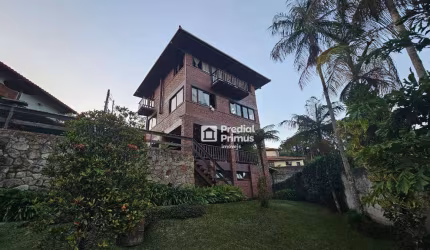 Casa com 3 dormitórios à venda, 400 m² por R$ 990.000,00 - Santa Elisa - Nova Friburgo/RJ