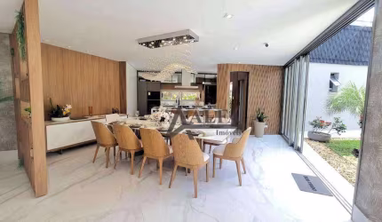 ** Riviera de São Lourenço - PORTEIRA FECHADA - Cinematográfica casa térrea há 200 metros da praia finamente decorada e mobiliada **