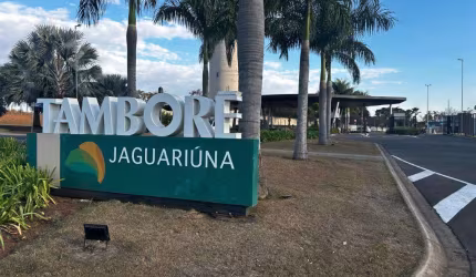 Casa à venda em Jaguariúna, Residencial Campo Camanducaia, com 3 suítes, com 279.02 m²