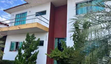 Linda casa condomínio ponta negra I