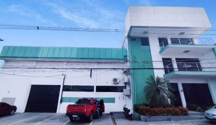 Excelente prédio comercial mais galpão !!!