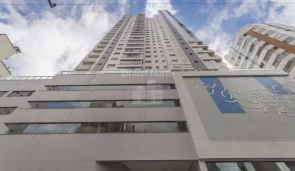 Apartamento a venda no centro de Balneário Camboriú.