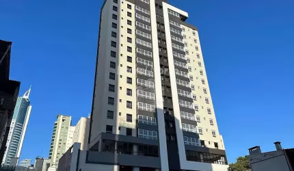 Cobertura a venda no centro de Balneário Camboriú.