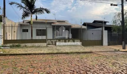 CASA  Á VENDA NO JARDIM CANADA I  EM FOZ DO IGUAÇU - PR