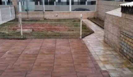Casa com Kitnet à venda