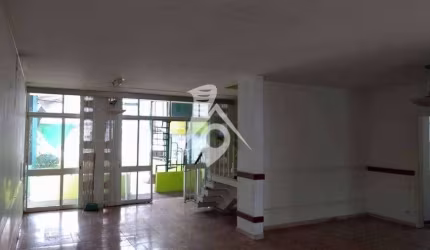 Sobrado comercial na Mooca, 8 dormitórios, 461m²