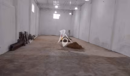Galpão no Ipiranga com 400 m² 7 ms vão livre