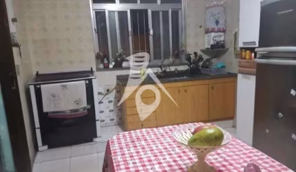 Casa térrea na Vila Prudente 300 metros.