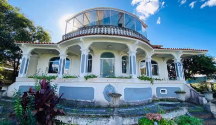 Casa comercial com 12 salas para alugar na Avenida Prefeito Erasto Gaertner, 1381, Bacacheri, Curitiba por R$ 18.000