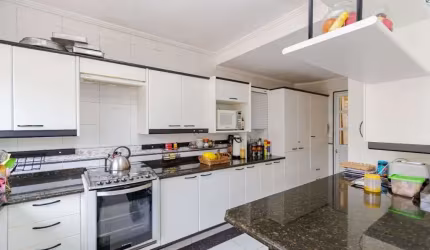 Casa com 4 quartos à venda na Francisco Braga, 156, Guabirotuba, Curitiba por R$ 1.100.000