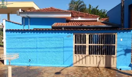 Casa para Venda em Jardinópolis, Centro, 2 dormitórios, 1 suíte, 1 banheiro, 1 vaga