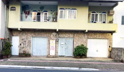 Casa diferenciada na quadra do mar , Centro, Balneário Camboriú - SC