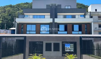 Casa triplex no bairro da barra , Barra Sul, Balneário Camboriú - SC