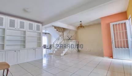 Sobrado com 3 dormitórios à venda, 194 m² por R$ 900.000,00 - Santa Felicidade - Curitiba/PR