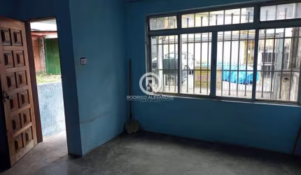 Casa Geminada à Venda no Campanário, Diadema - 3 Dormitórios, Quintal e Garagem - R$320.000