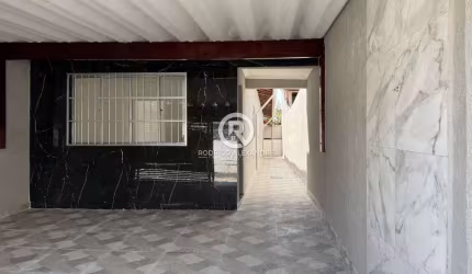 Linda Casa à Venda em Tupi, Praia Grande - 2 Dormitórios, Suíte e 2 Vagas! R$ 500.000