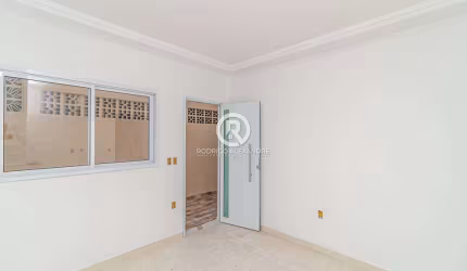 Sobrado à Venda em Solemar - Charmoso e Confortável por R$ 302.000!
