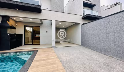 Sobrado com 3 Dormitórios e Piscina à Venda em Jardim Ribamar, Peruíbe - R$ 790.000