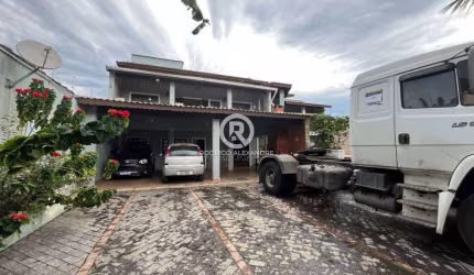 Luxuoso Sobrado à Venda em Corumba, Itanhaém - 6 Dorms, Piscina, Garagem para 6 Carros!