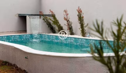 Casa à Venda em Jamaica, Itanhaém - 2 Dorms, Piscina, Área de Lazer e Garagem por R$ 319.000