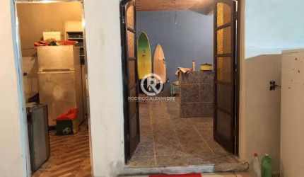 Casa à Venda em Gaivota, Itanhaém - 2 Dormitórios, Quintal e Garagem por R$ 140.000