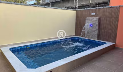 Linda Casa Geminada com 2 Dormitórios, Piscina e Churrasqueira - Tupy, Itanhaém por R$ 339.000
