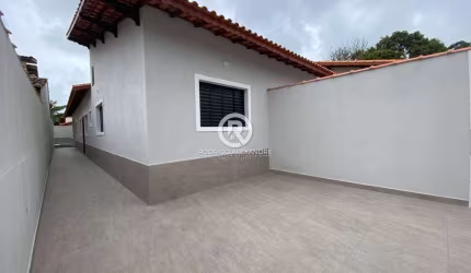Linda Casa Geminada com Piscina e Área de Lazer em Campos Eliseos - R$ 429.000 à Venda